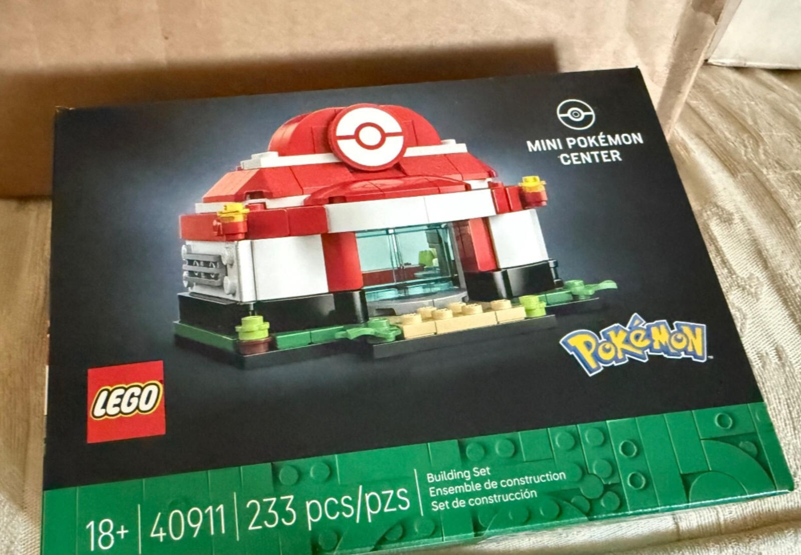 LEGO 40911 Mini Pokemon Center - Brand New Sealed, LEGO