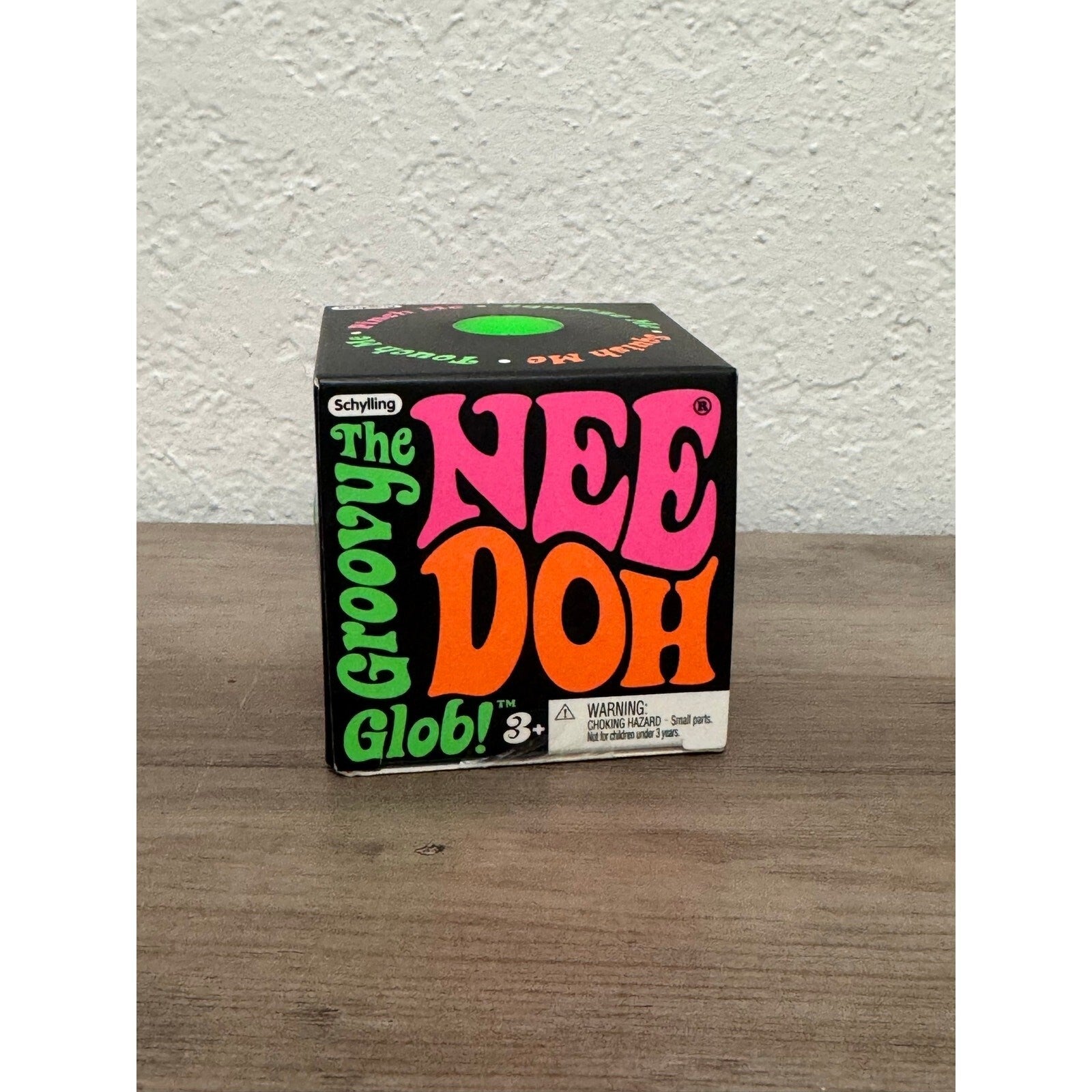 Schylling NeeDoh Original The Groovy Glob! Squishy Green Toy [New][Sealed]