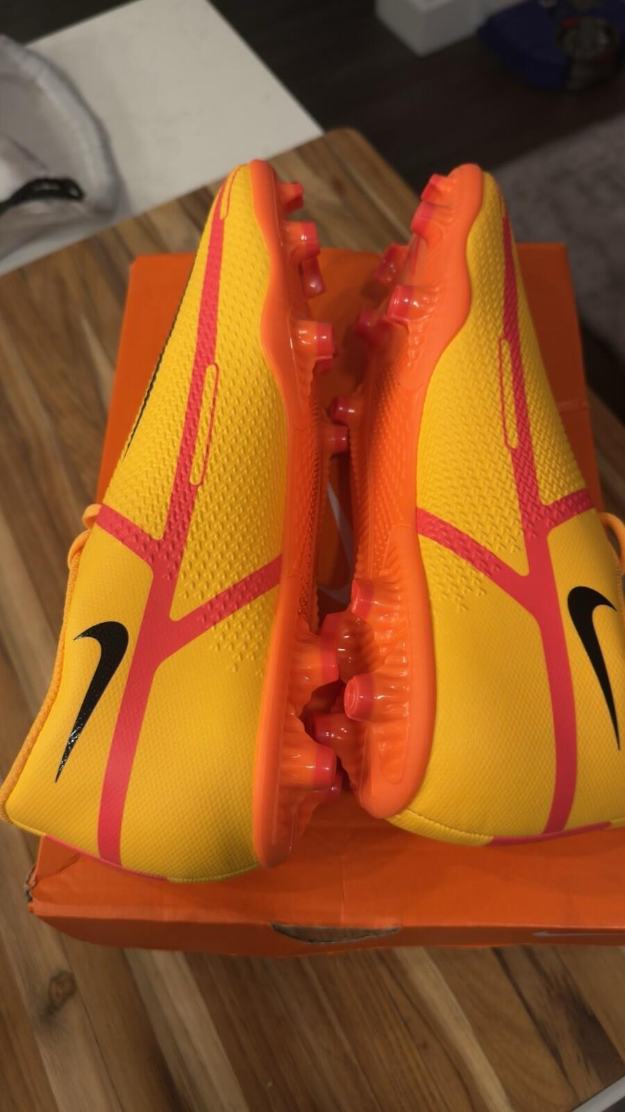 Nike Phantom GT2 Club FG/MG Cleats Laser Orange Size 8 Men's