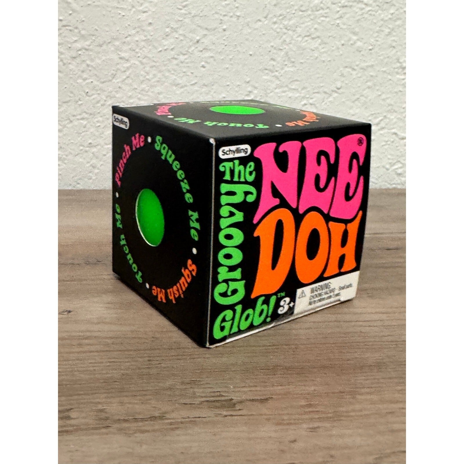 Schylling NeeDoh Original The Groovy Glob! Squishy Green Toy [New][Sealed]