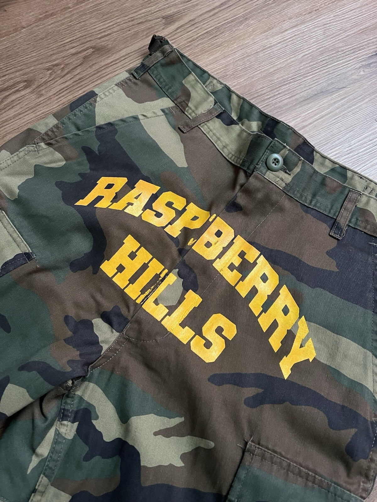 The GV Gallery Raspberry Hills Camo Shorts Size XL