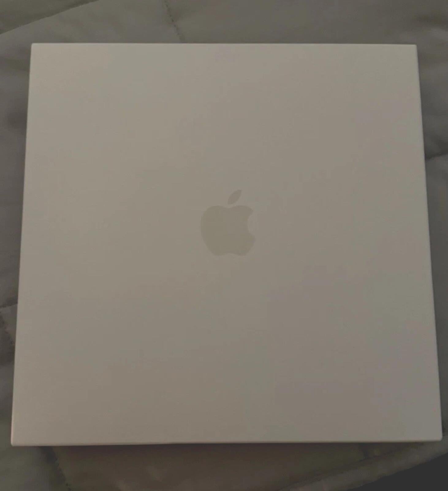 Apple Garamond T‑Shirt Black Multi – Size L – New Sealed Box