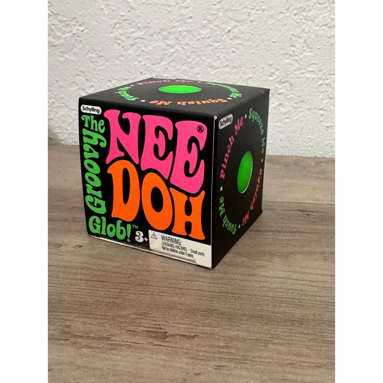 Schylling NeeDoh Original The Groovy Glob! Squishy Green Toy [New][Sealed]